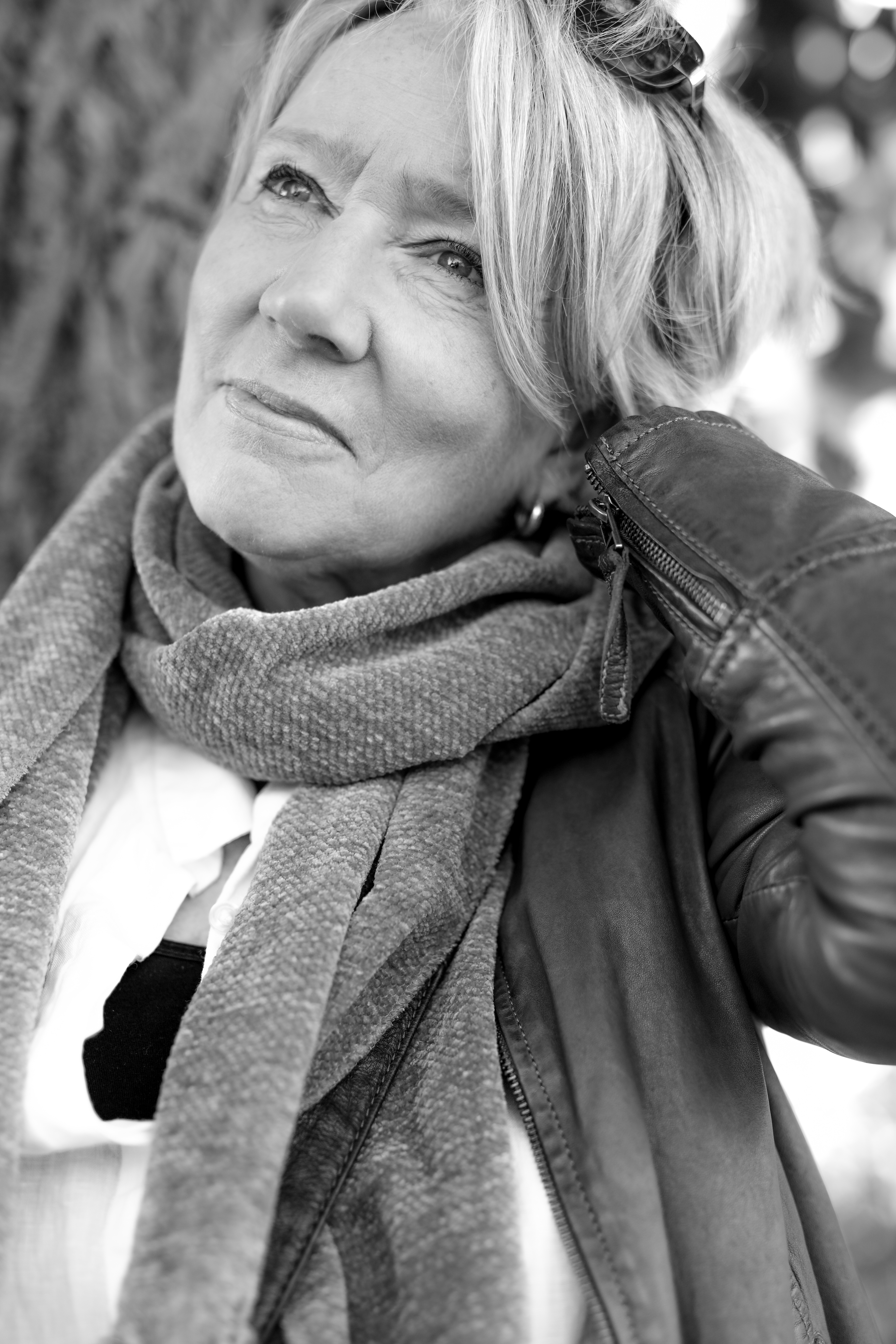 JENNY vid trädet 2, sv/v
